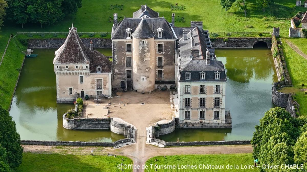 Le Perroquet Bleu Hotel La Chapelle-Blanche-Saint-Martin ภายนอก รูปภาพ