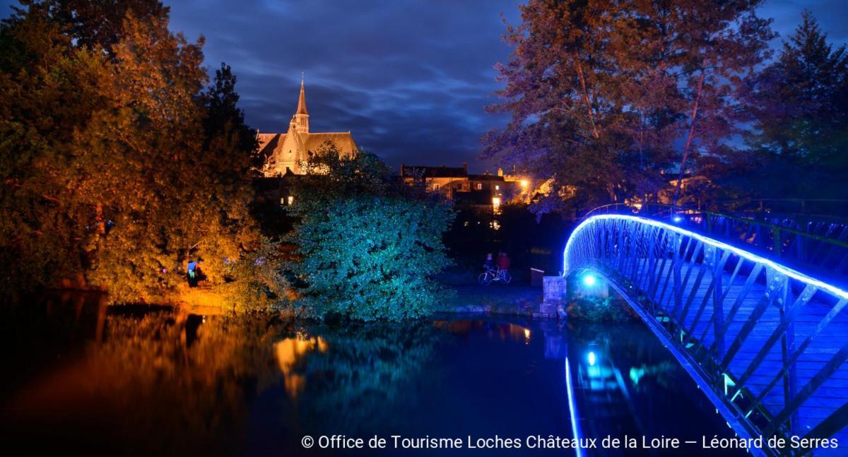 Le Perroquet Bleu Hotel La Chapelle-Blanche-Saint-Martin ภายนอก รูปภาพ