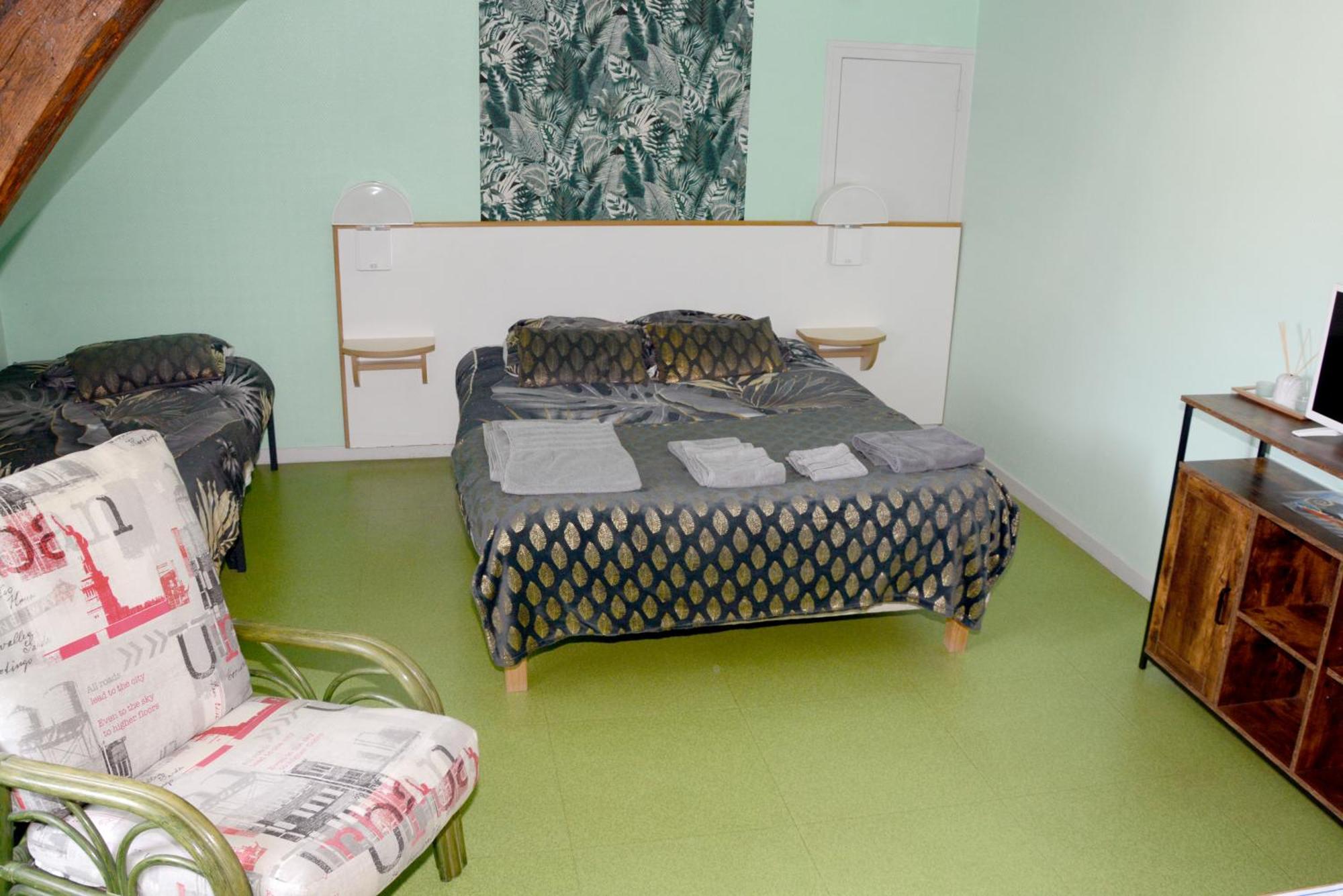 Le Perroquet Bleu Hotel La Chapelle-Blanche-Saint-Martin ภายนอก รูปภาพ