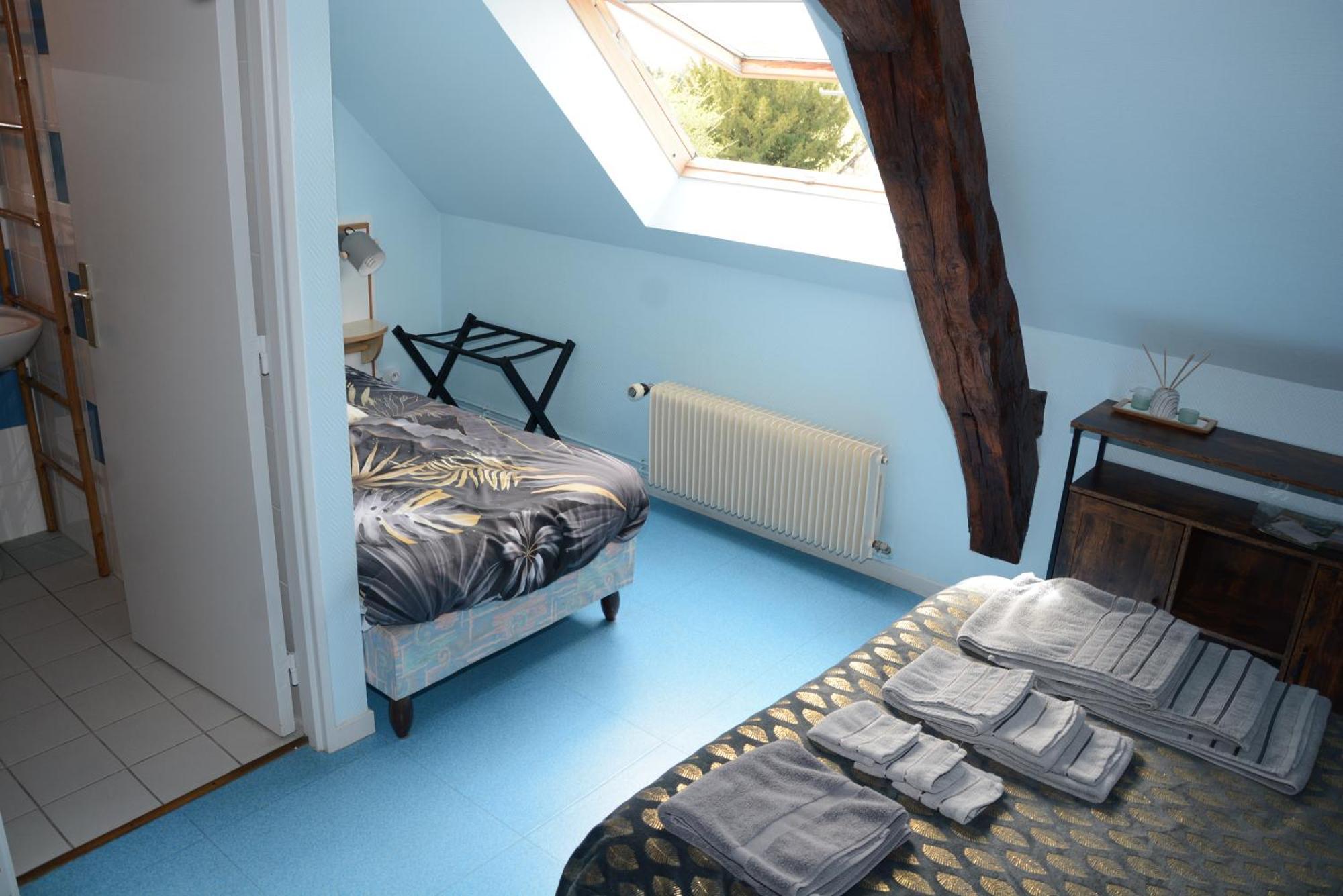 Le Perroquet Bleu Hotel La Chapelle-Blanche-Saint-Martin ภายนอก รูปภาพ