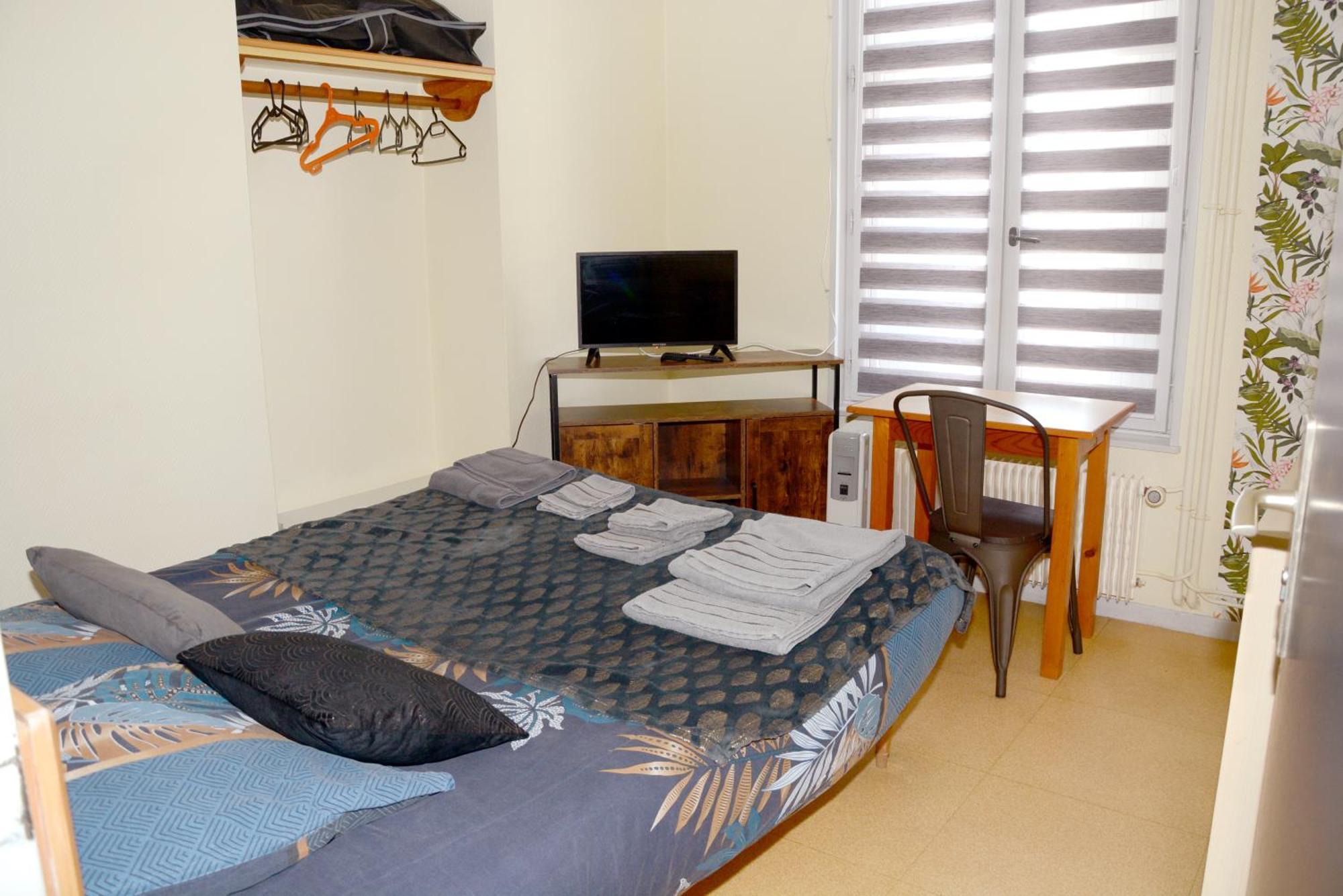 Le Perroquet Bleu Hotel La Chapelle-Blanche-Saint-Martin ภายนอก รูปภาพ